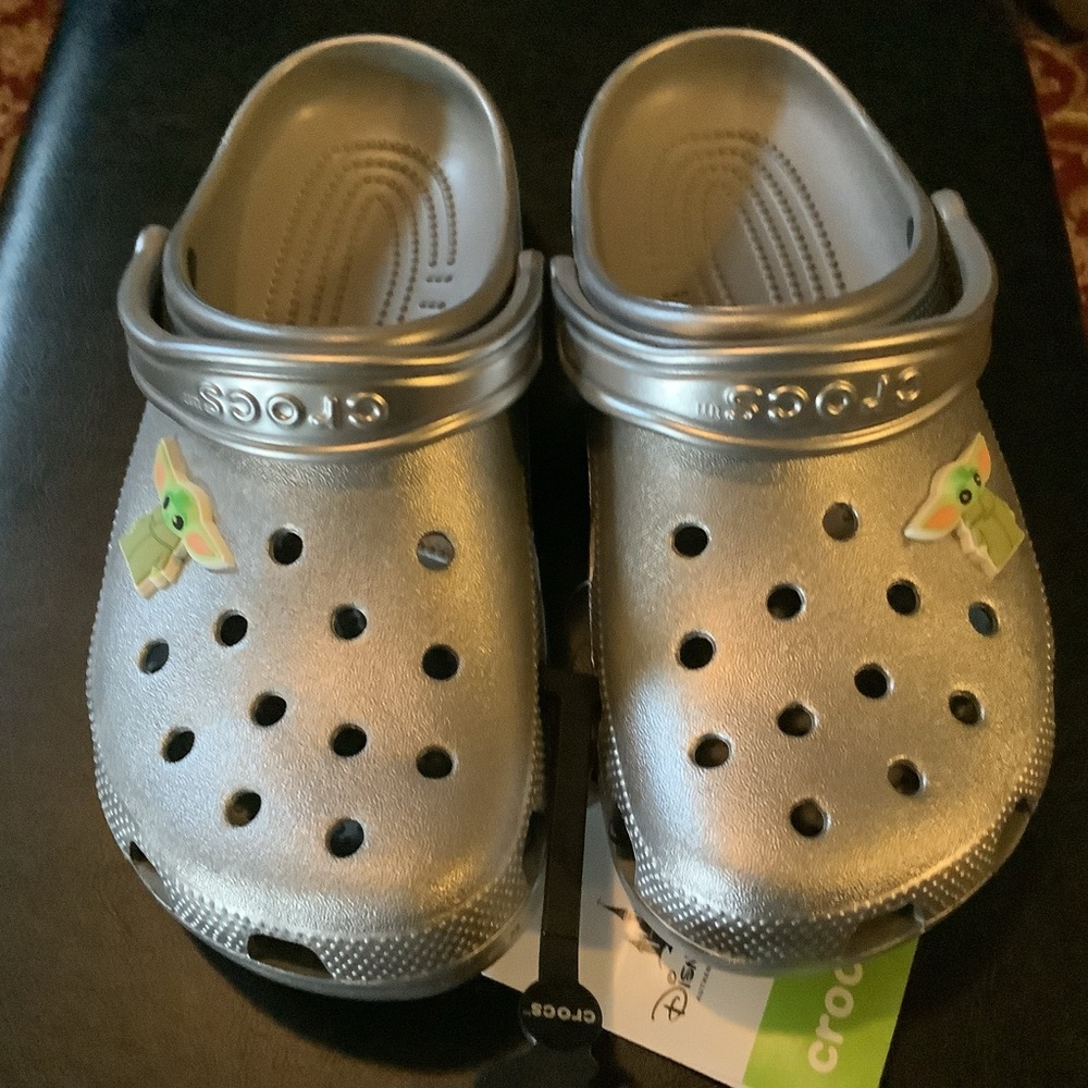CROCS Baby Yoda Silver Metallic with Textured Footbed and Pivoting Strap